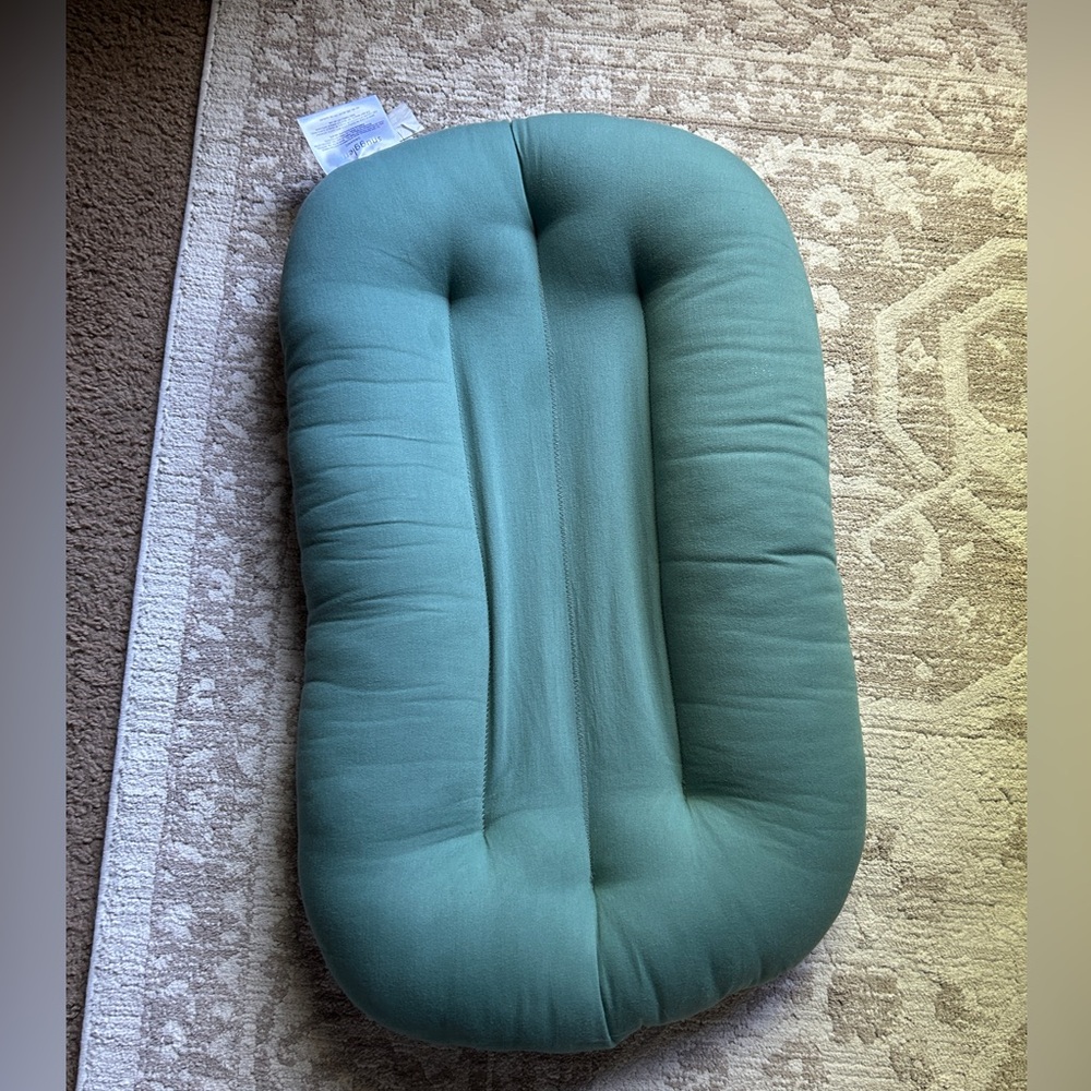 SNUGGLE ME LOUNGER PILLOW GREEN